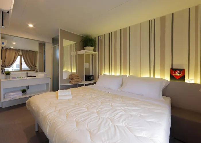 Hu Roma Camping In TownAlbergo